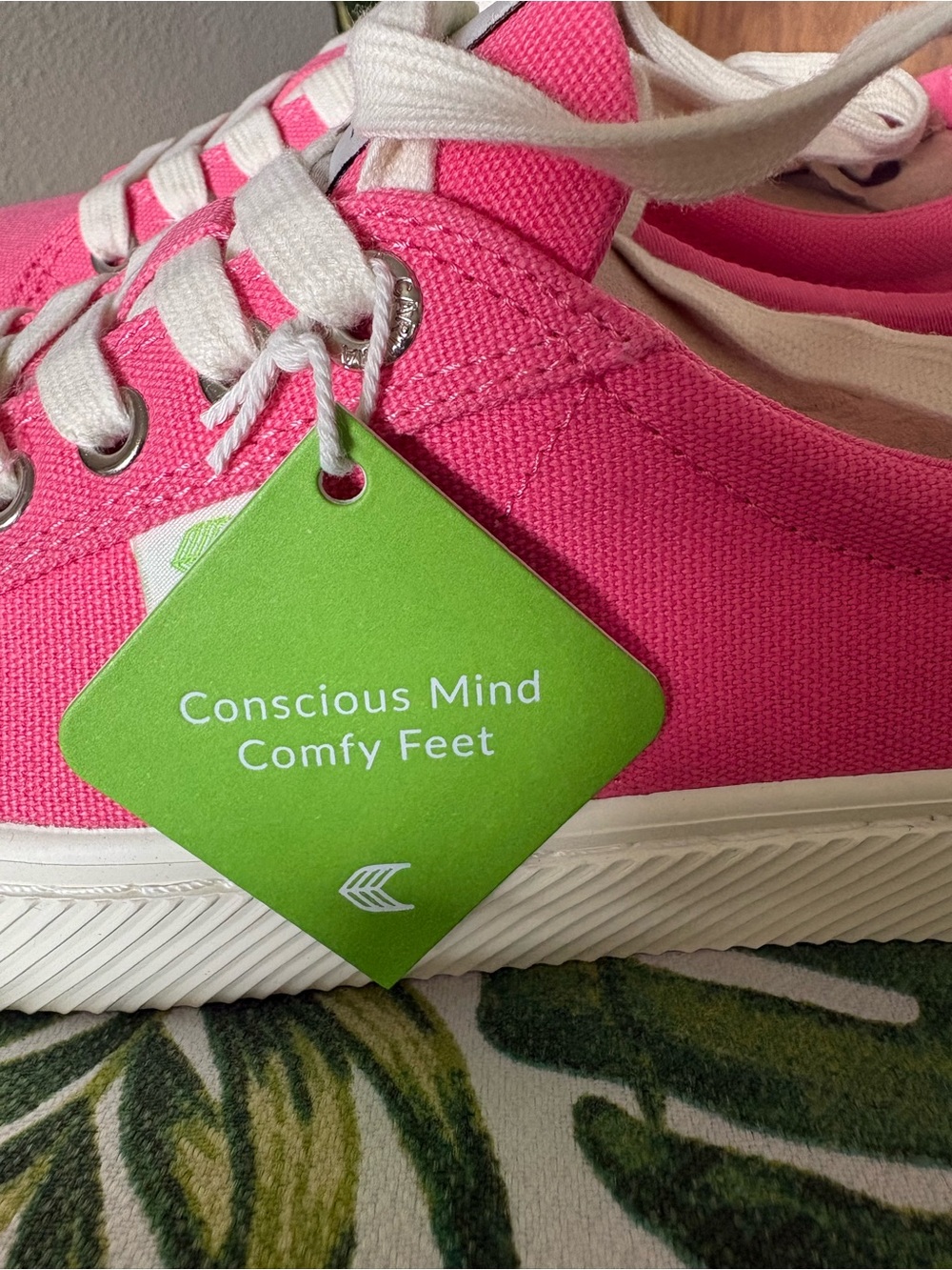 Cariuma The OCA Pink Lemonade Sneakers NWT - Picture 3 of 9